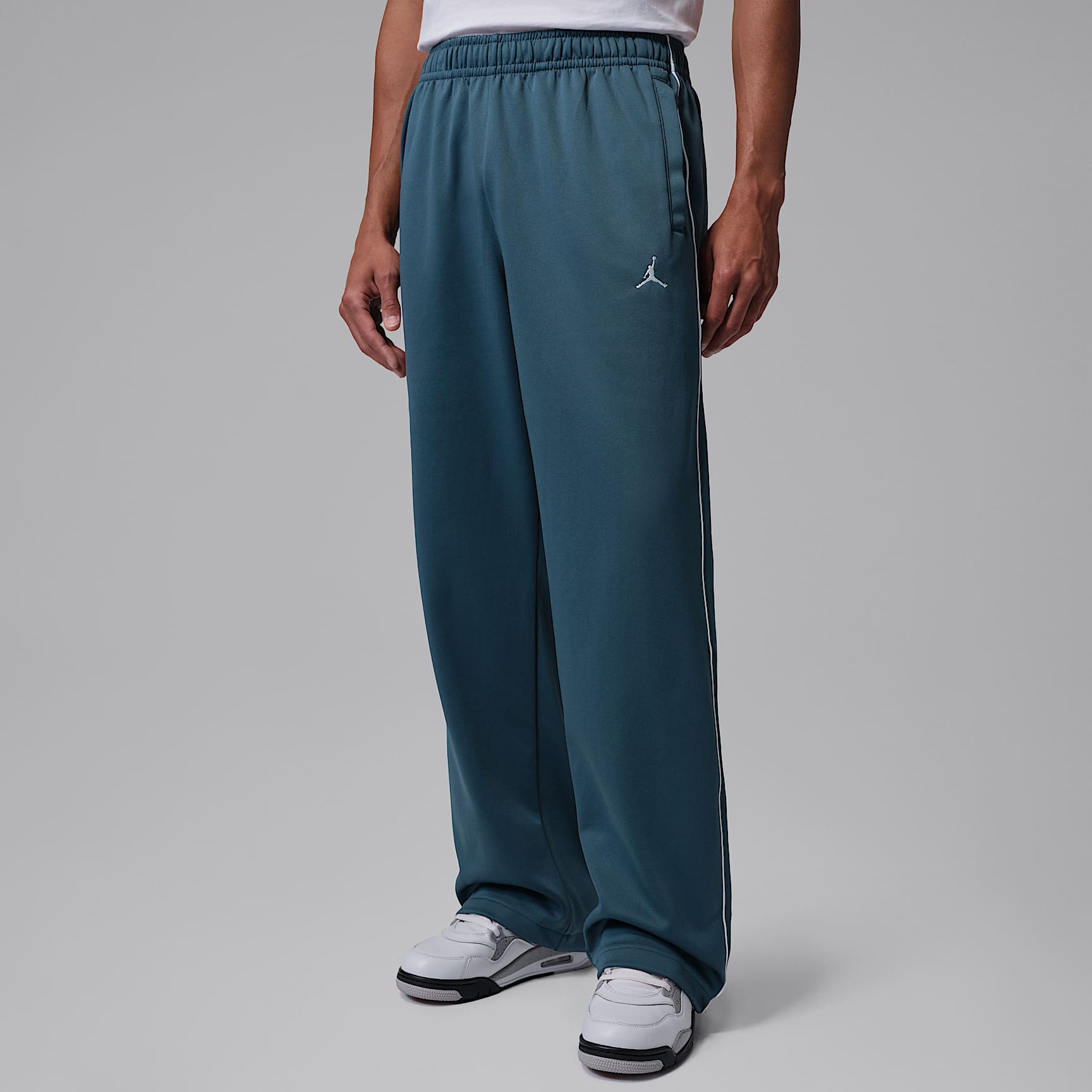 Jordan Brooklyn Men's Tricot Tracksuit Bottoms. Nike BG